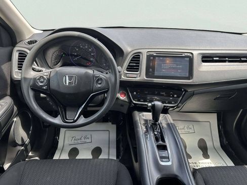 Used 2018 Honda HR-V EX image 17