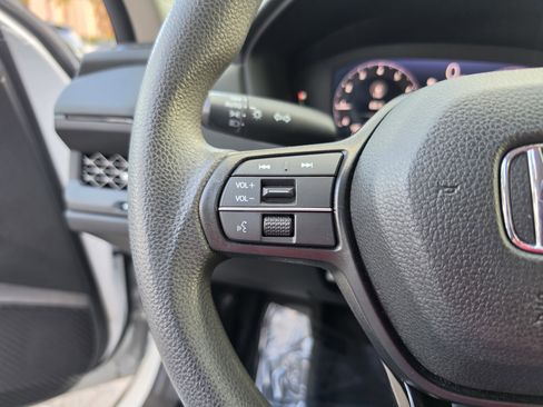 Certified 2023 Honda Accord EX image 19