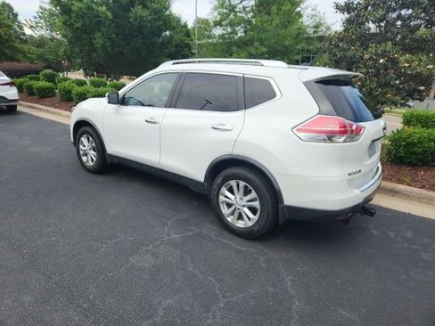 Used 2016 Nissan Rogue SV AWD/4WD image 9