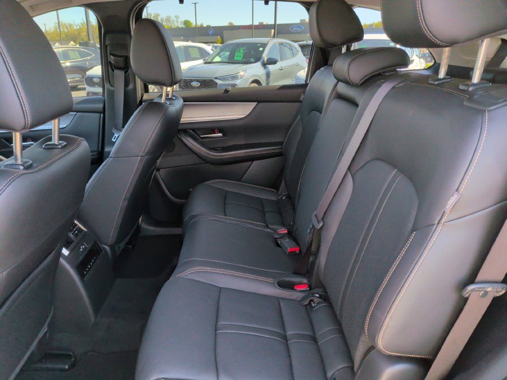 Used 2024 MAZDA CX-90 3.3 Turbo w/ Preferred Package AWD/4WD image 6