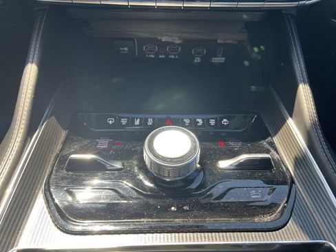 Used 2022 Jeep Grand Wagoneer Series II image 15