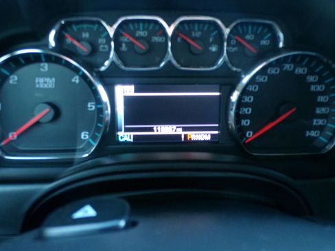 Used 2016 Chevrolet Suburban LT image 16