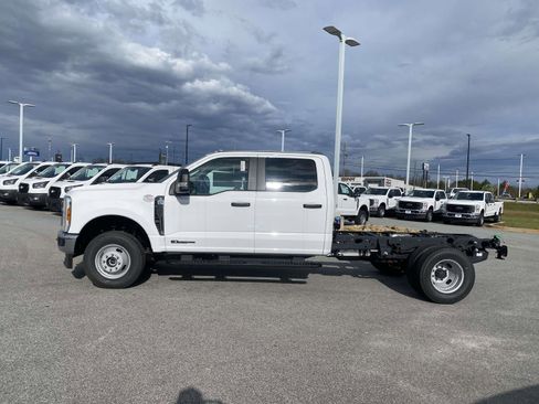 New 2026 Ford F350 XL w/ XL Chrome Package AWD/4WD image 4