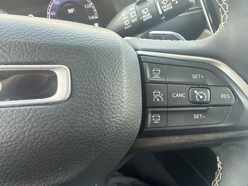Used 2023 Jeep Grand Cherokee Limited AWD/4WD image 33