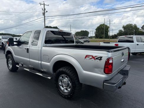 Used 2016 Ford F250 XLT w/ XLT Premium Package AWD/4WD image 8