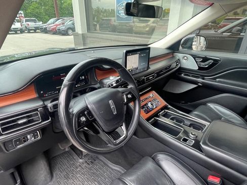 Used 2020 Lincoln Aviator Reserve w/ Equipment Group 201A image 9