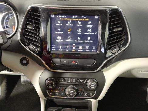Used 2019 Jeep Cherokee Limited w/ Trailer Tow Group AWD/4WD image 25