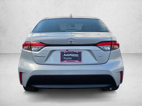 Used 2024 Toyota Corolla LE image 7