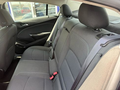 Used 2016 Chevrolet Cruze LT w/ Convenience Package image 8