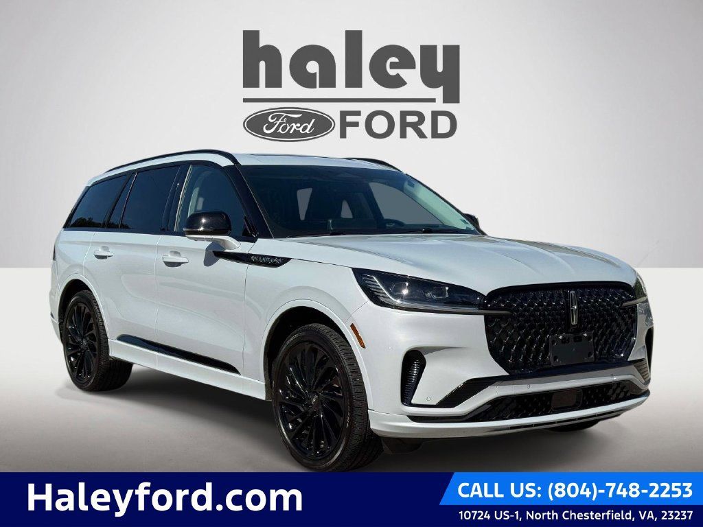 Used 2025 Lincoln Aviator Reserve w/ Luxury Package AWD/4WD image 1