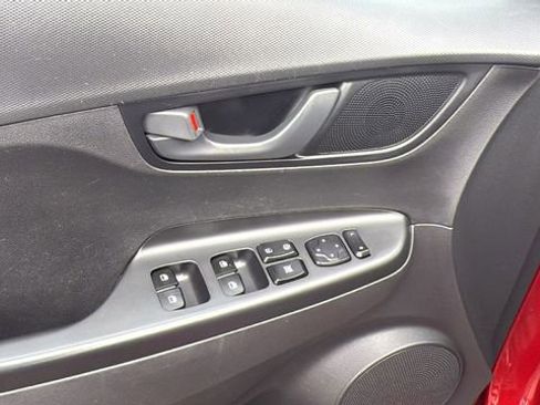 Used 2023 Hyundai Kona SE image 22