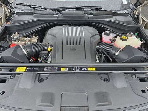 New 2025 Land Rover Range Rover SE AWD/4WD image 33