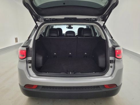 Used 2020 Jeep Compass Latitude FWD image 29