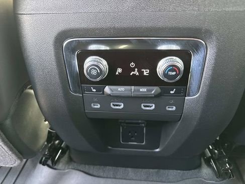 Used 2024 GMC Yukon Denali Ultimate image 20