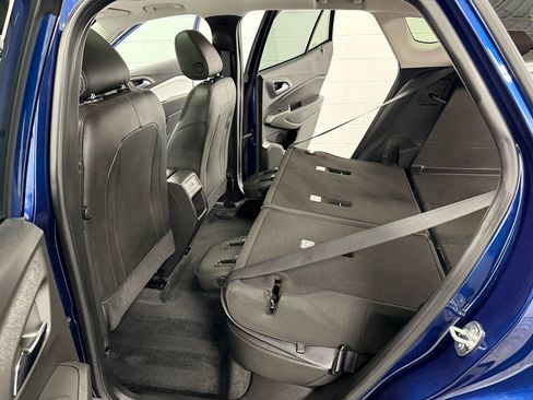 Used 2024 Chevrolet Trax LT w/ Sunroof Package image 13