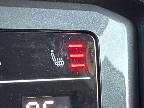 Used 2023 Volkswagen Tiguan SE R-Line image 21