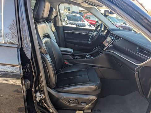 Certified 2022 Jeep Grand Cherokee Limited image 32