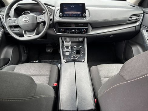 Used 2025 Nissan Rogue SV AWD/4WD image 38