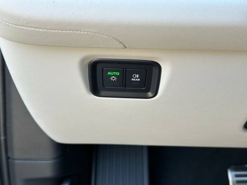 Certified 2026 Porsche Cayenne S AWD/4WD image 33