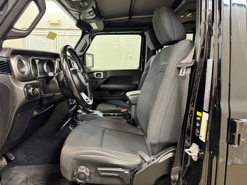 Used 2021 Jeep Wrangler Unlimited Sahara AWD/4WD image 12