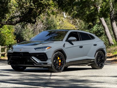 Used 2023 Lamborghini Urus Performante