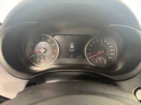 Used 2018 Kia Stinger GT1 AWD/4WD image 4