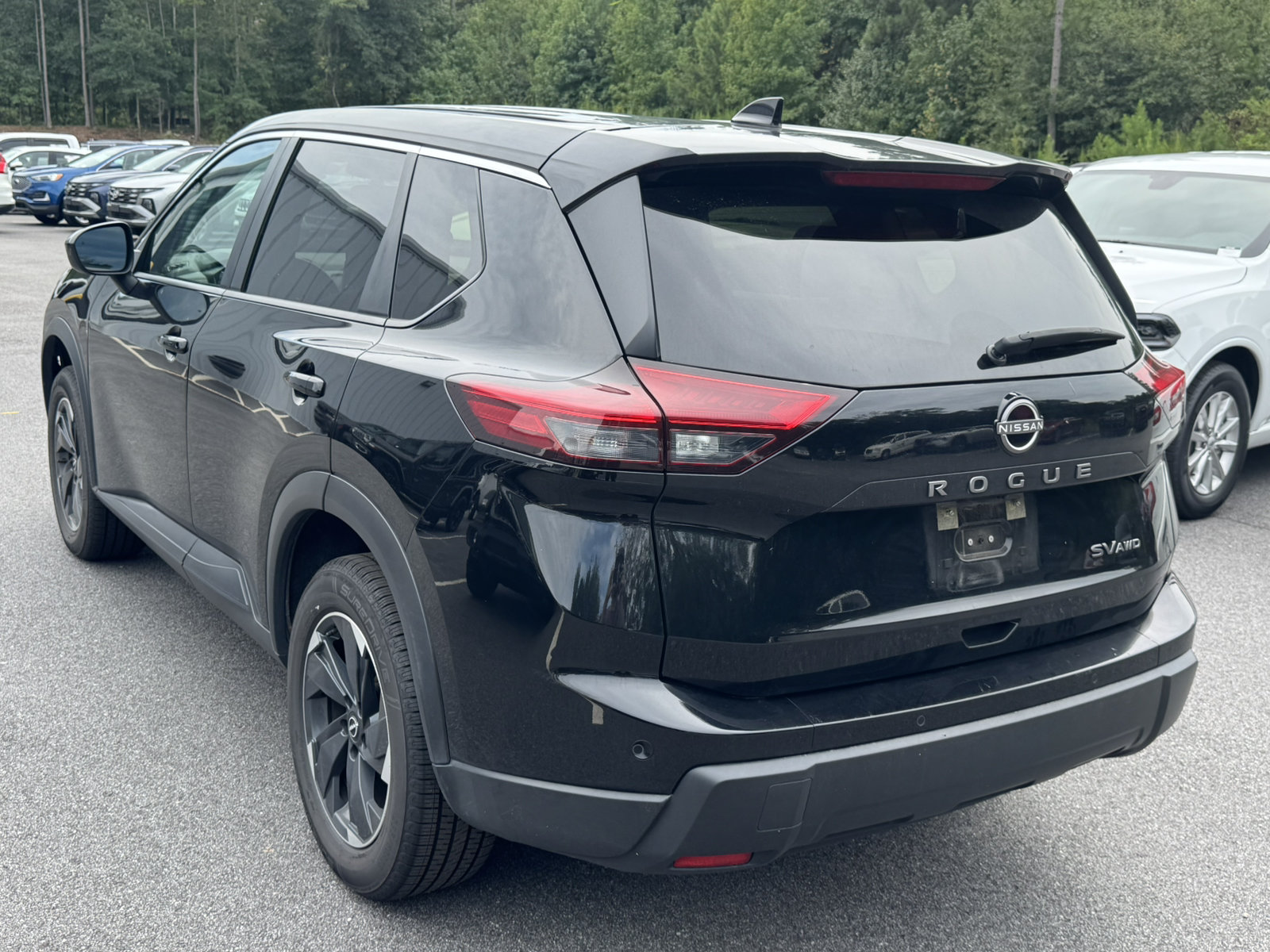 Used 2024 Nissan Rogue SV AWD/4WD image 7