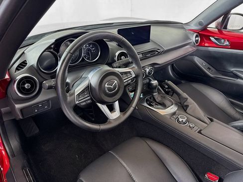 Used 2025 MAZDA MX-5 Miata RF Grand Touring RWD image 9