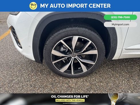 Used 2025 Volkswagen Atlas SEL Premium R-Line image 6