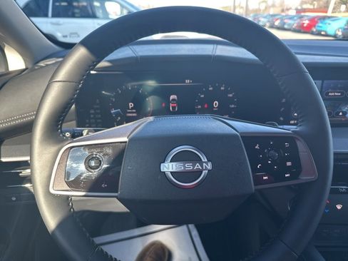 Used 2025 Nissan Murano SV FWD image 23
