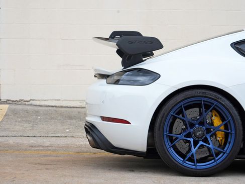 Used 2024 Porsche 718 Cayman GT4 RS w/ Weissach Package RWD image 63
