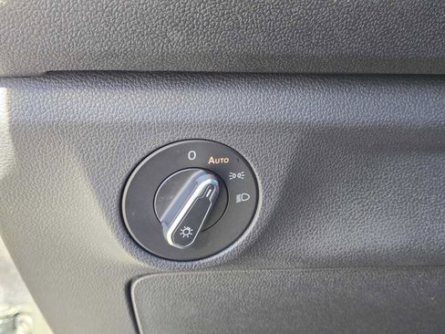 Used 2022 Volkswagen Jetta SE image 20