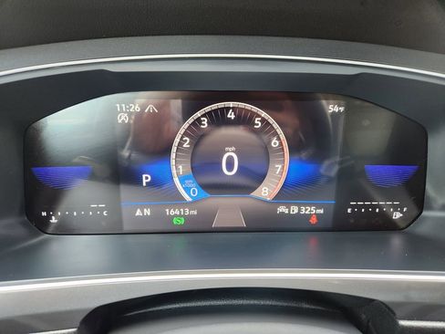 Certified 2024 Volkswagen Tiguan SE image 17