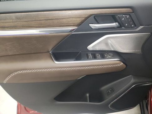 New 2026 GMC Acadia Denali Ultimate w/ LPO, Floor Liner Package AWD/4WD image 26