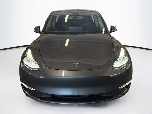 Used 2022 Tesla Model Y Performance AWD/4WD image 2