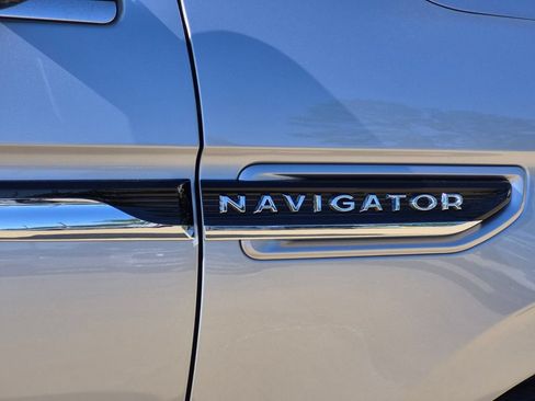 Used 2023 Lincoln Navigator Black Label AWD/4WD image 9