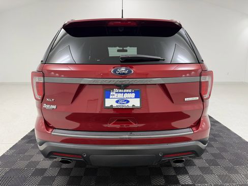 Used 2018 Ford Explorer XLT w/ Equipment Group 202A image 5
