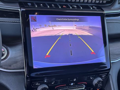 Used 2022 Jeep Grand Cherokee Limited 4xe w/ MOPAR Finishing Package AWD/4WD image 19