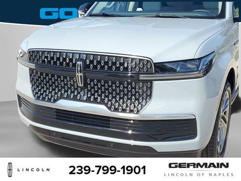 New 2025 Lincoln Navigator Reserve image 13