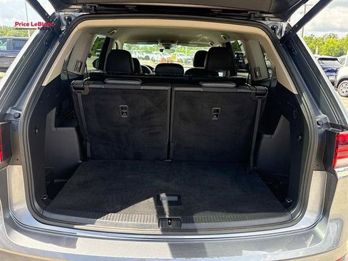 Used 2025 Volkswagen Atlas SE FWD image 8
