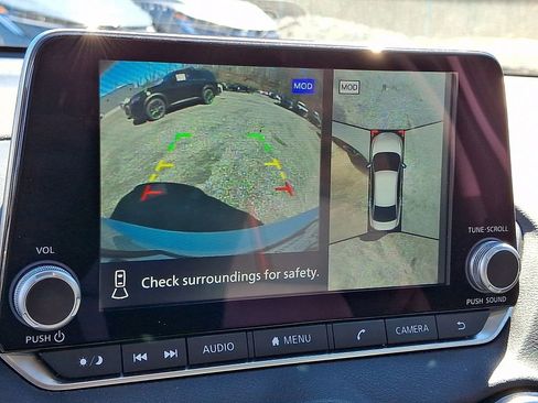 Used 2023 Nissan Sentra SR w/ SR Premium Package image 19