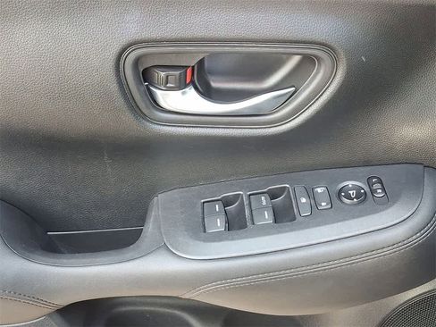 Certified 2023 Honda HR-V LX image 10