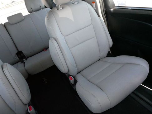 Used 2020 Toyota Sienna Limited Premium AWD/4WD image 14