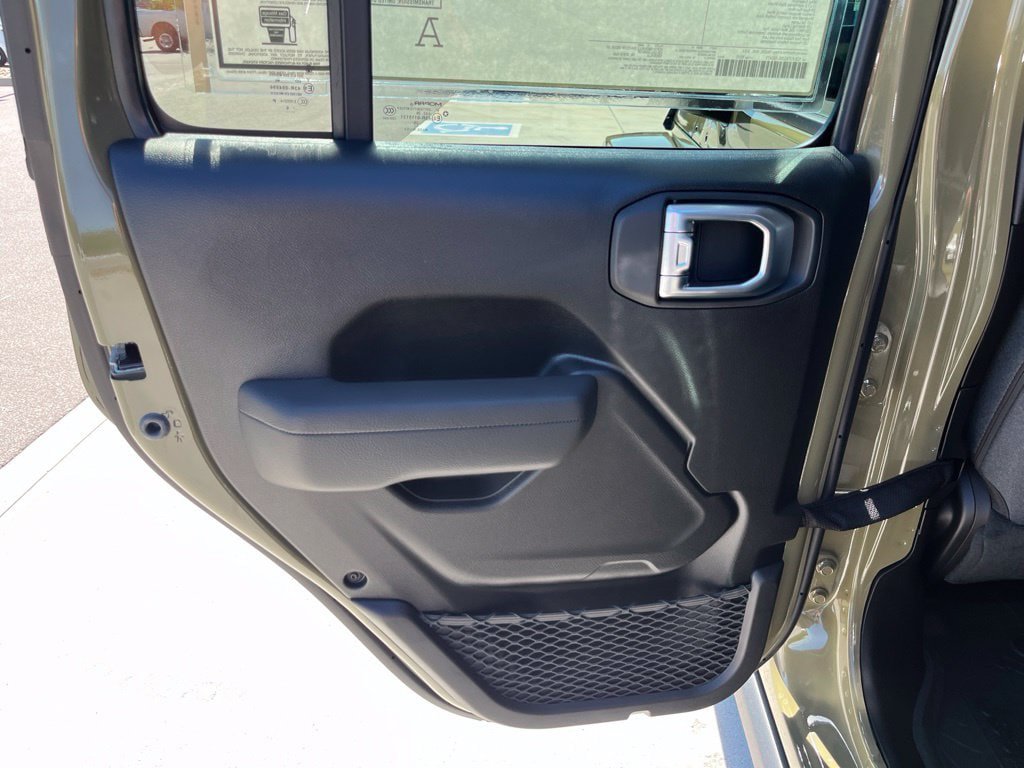 New 2027 Jeep Gladiator Sport AWD/4WD image 16