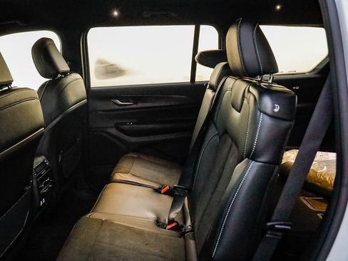 New 2025 Jeep Grand Cherokee L Altitude image 19