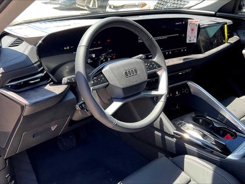 New 2025 Audi Q5 Prestige image 8