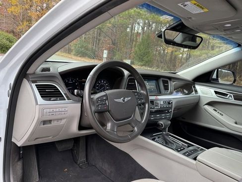 Used 2018 Genesis G80 3.8 w/ Option Group 02 image 15