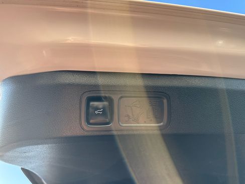 Used 2019 Ford Expedition Max XLT w/ Equipment Group 202A image 10