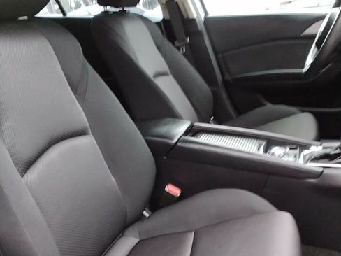 Used 2018 MAZDA MAZDA3 Sport image 11