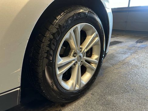 Used 2014 Ford Taurus SEL w/ Equipment Group 201A image 31